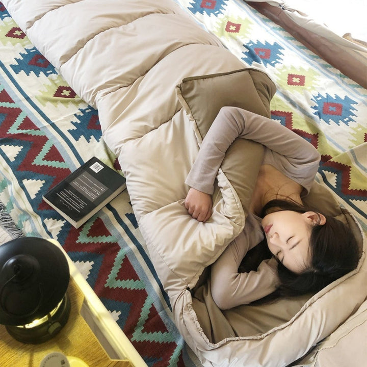 Experience the Great Outdoors in Comfort with Our Waterproof Sleeping Bag